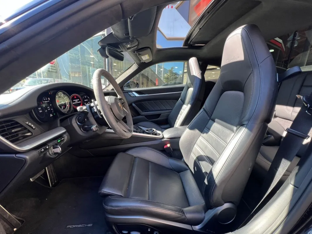 Porsche 911 - 992 Turbo