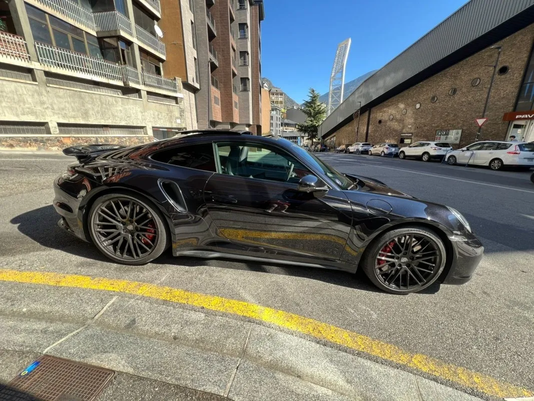 Porsche 911 - 992 Turbo