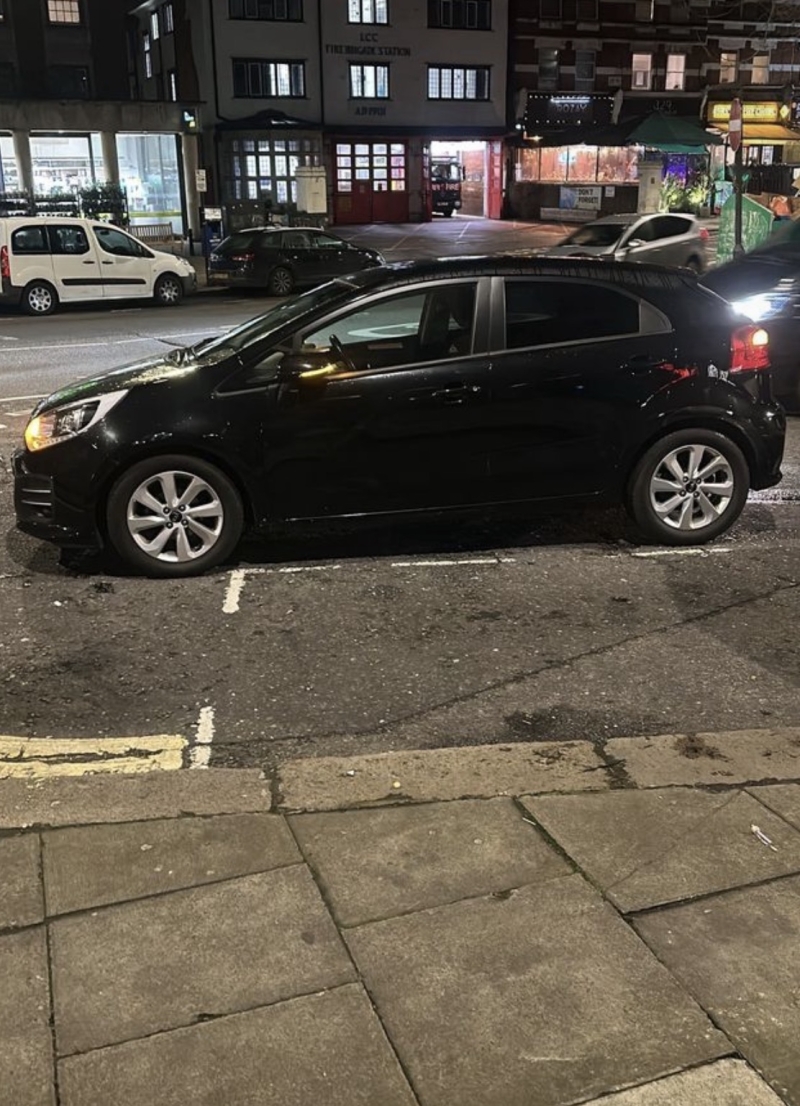 KIA Rio 2016 1.2 gasolina con pack Tech y pintado