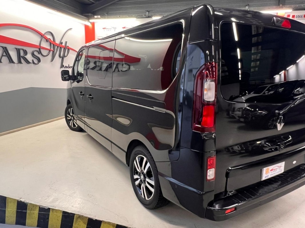 RENAULT TRAFIC Space Class