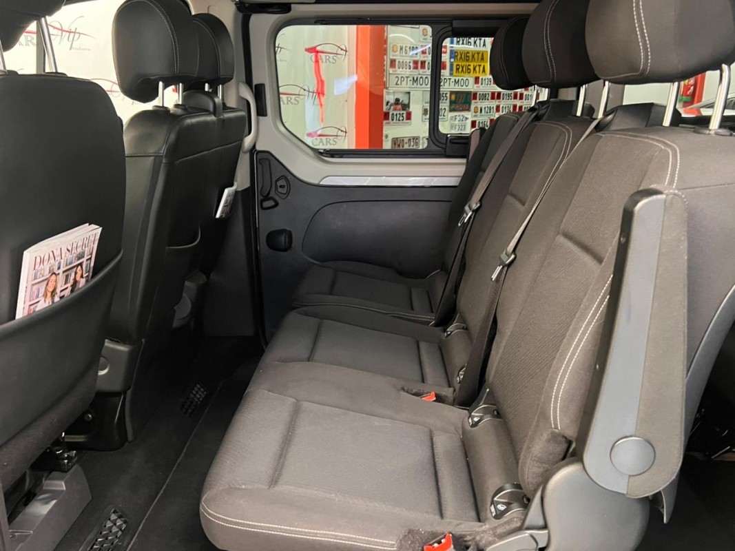 RENAULT TRAFIC Space Class