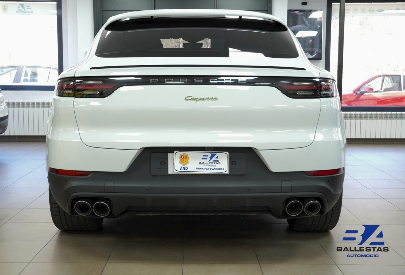 PORSCHE CAYENNE E-HYBRID COUPE 462CV