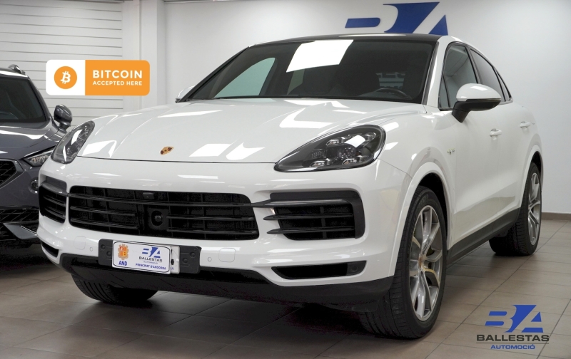 PORSCHE CAYENNE E-HYBRID COUPE 462CV
