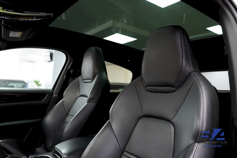 PORSCHE CAYENNE E-HYBRID COUPE 462CV