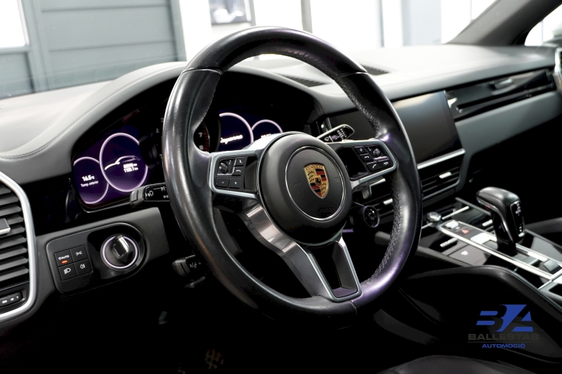 PORSCHE CAYENNE E-HYBRID COUPE 462CV