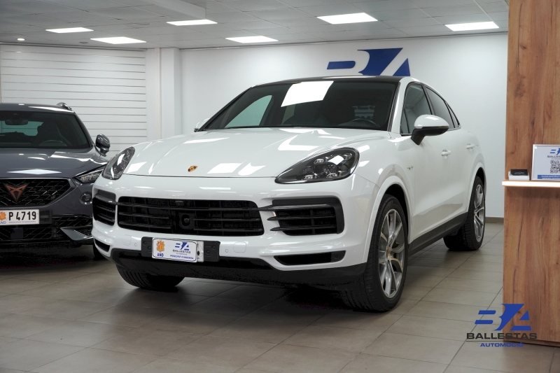 PORSCHE CAYENNE E-HYBRID COUPE 462CV