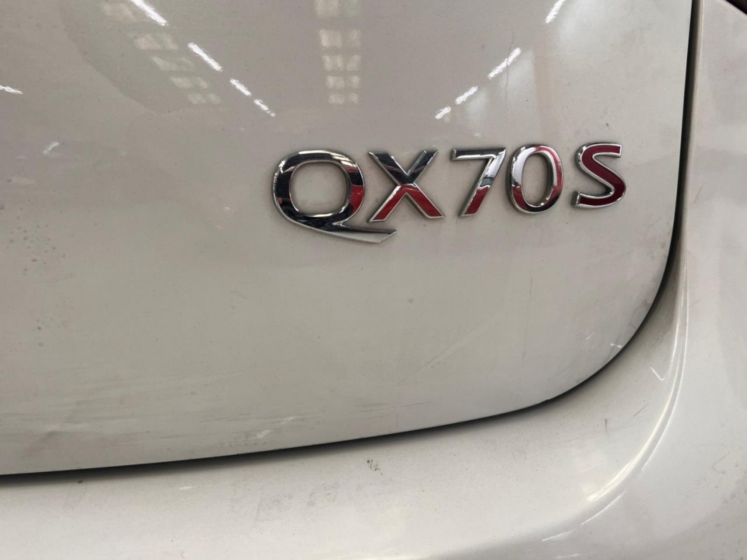 INFINITI QX70 QX70S