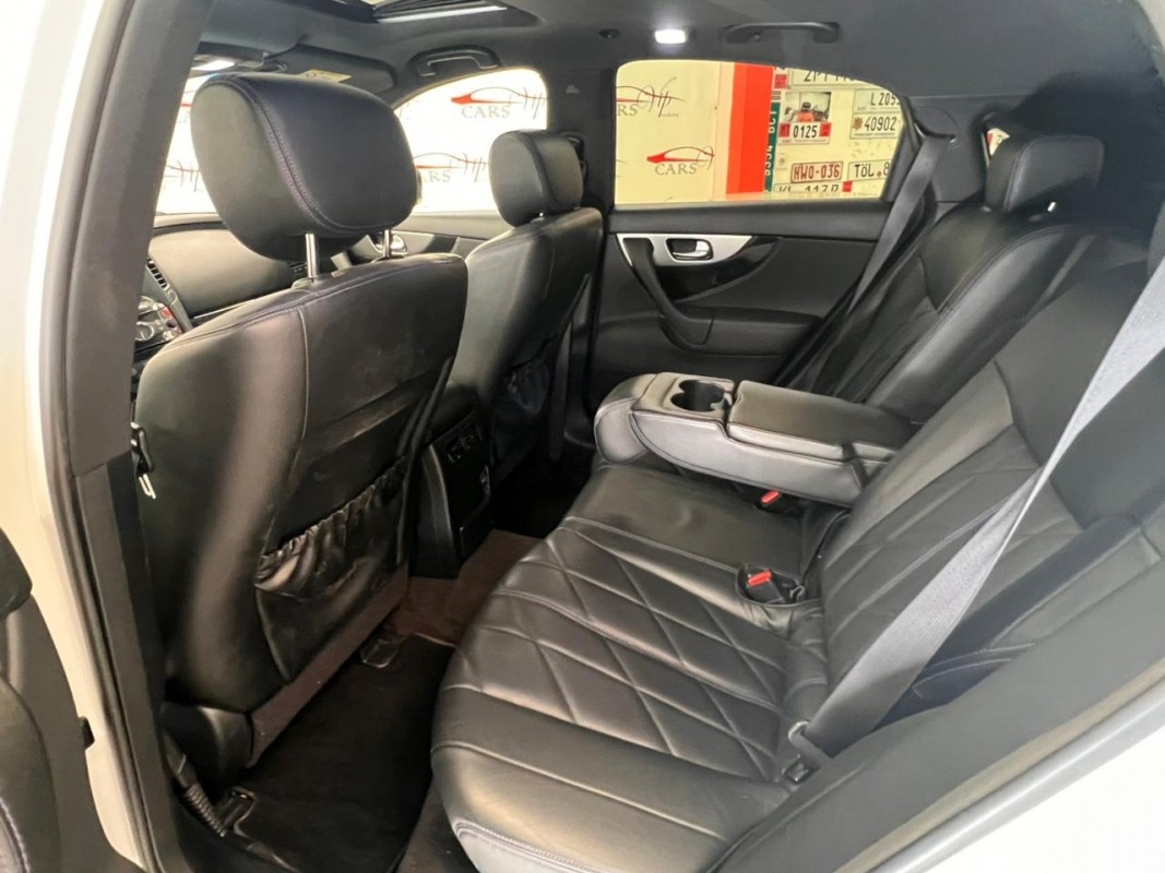 INFINITI QX70 QX70S