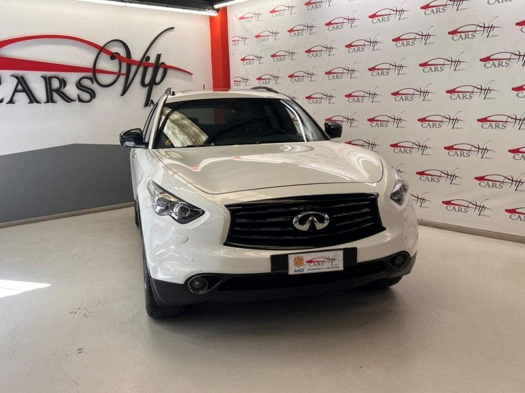 INFINITI QX70 QX70S