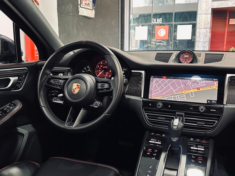 PORCHE MACAN GTS