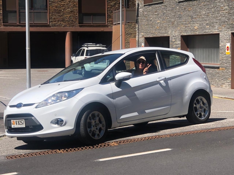 Ford fiesta blanc 