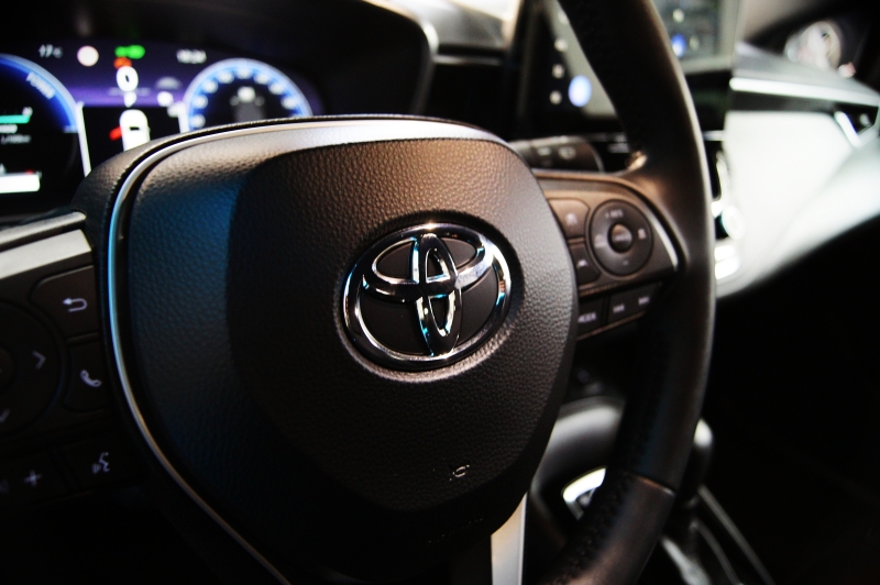 TOYOTA COROLLA TS 1.8 HYBRID 140CV * TOURING *