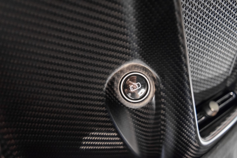 ASTON MARTIN VALHALLA