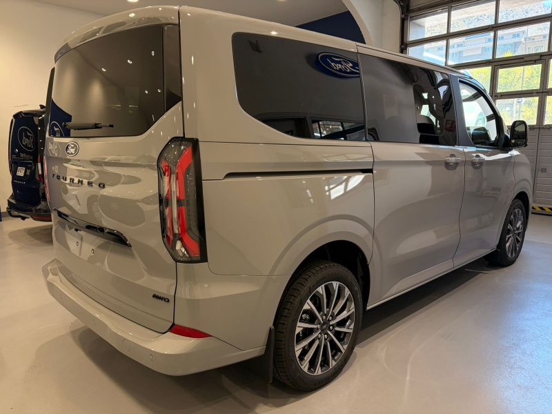 Ford Tourneo Custom Titanium X 2.0 dièsel 170CV automàtica A8 4x4 SWB