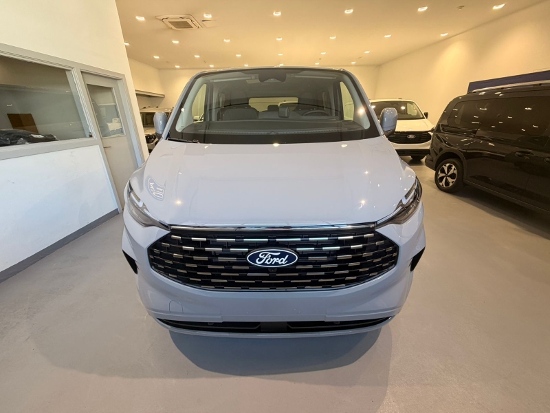 Ford Tourneo Custom Titanium X 2.0 dièsel 170CV automàtica A8 4x4 SWB