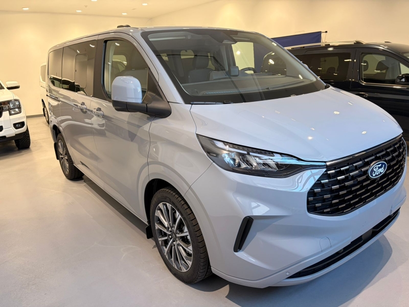 Ford Tourneo Custom Titanium X 2.0 dièsel 170CV automàtica A8 4x4 SWB