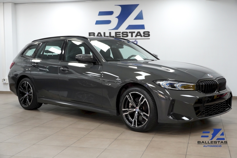BMW 330E XDRIVE INDIVIDUAL 