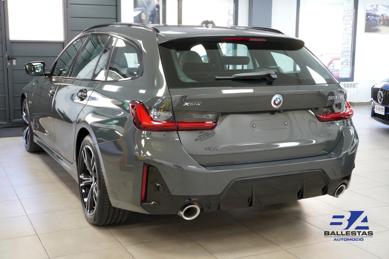 BMW 330E XDRIVE INDIVIDUAL 