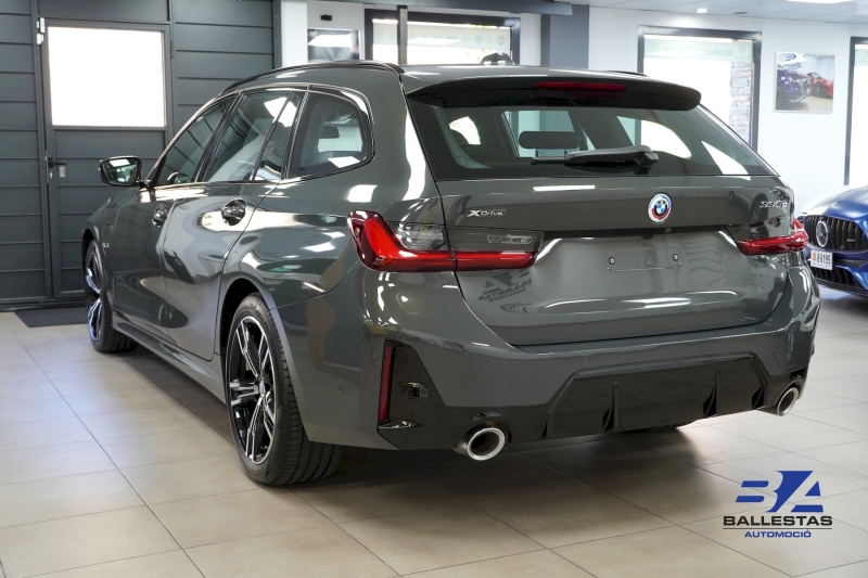 BMW 330E XDRIVE INDIVIDUAL 