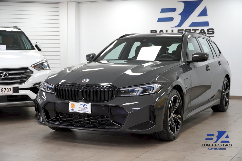 BMW 330E XDRIVE INDIVIDUAL 