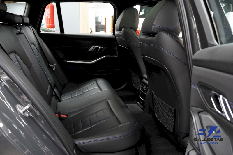 BMW 330E XDRIVE INDIVIDUAL 