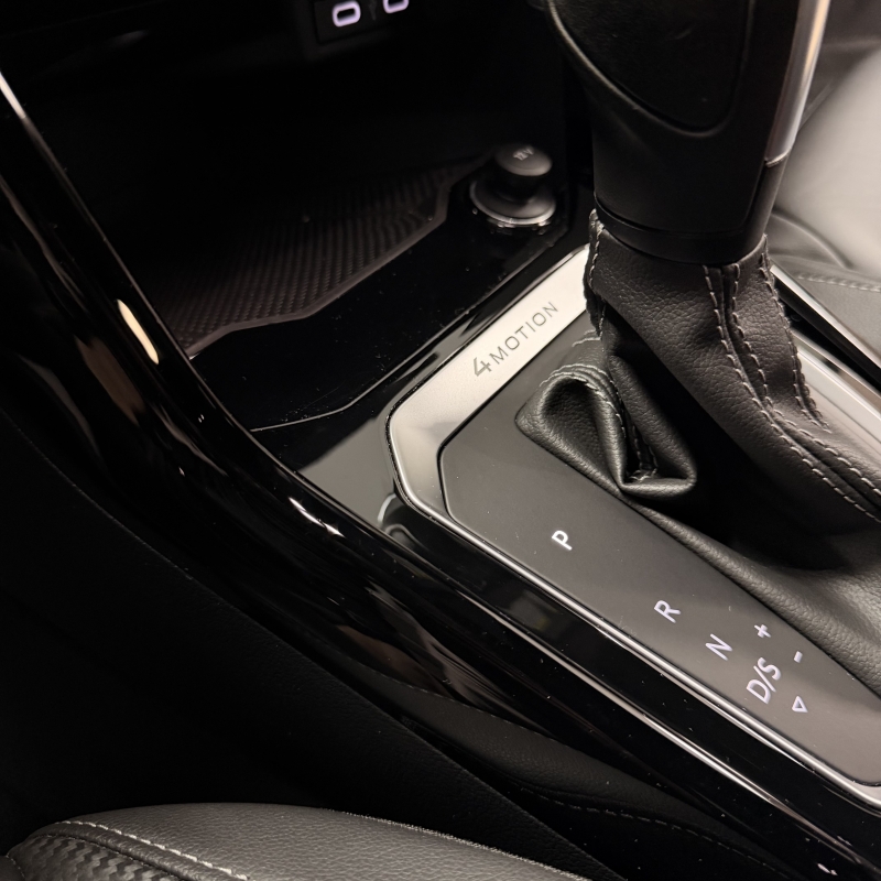 VOLKSWAGEN T-ROC R 300CV