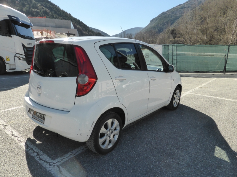 Opel Agila 1.2 16v Enjoy 5P