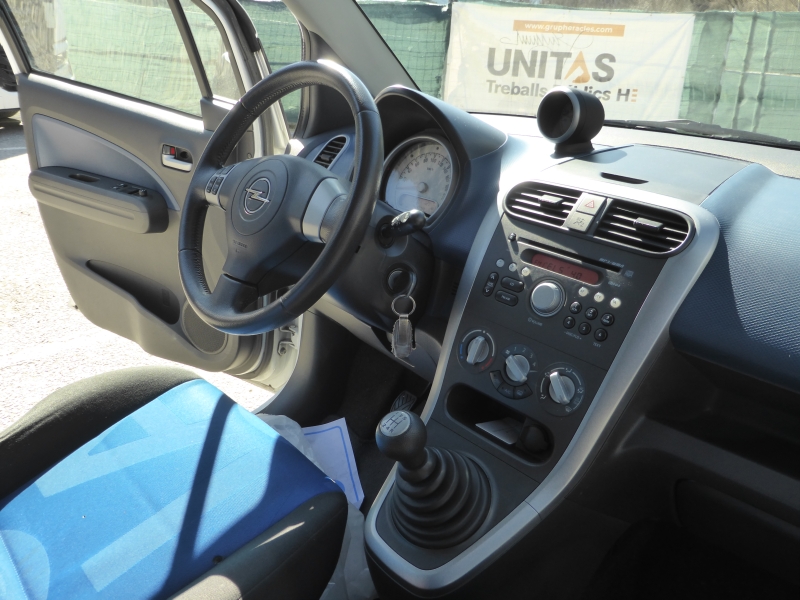 Opel Agila 1.2 16v Enjoy 5P