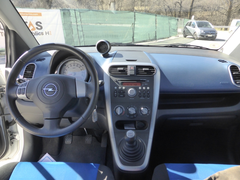 Opel Agila 1.2 16v Enjoy 5P