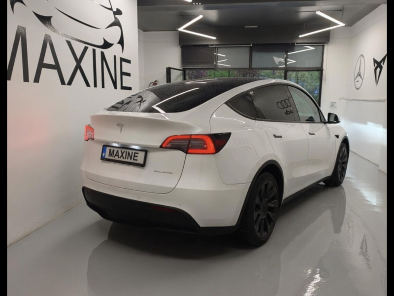 TESLA MODEL Y DUAL MOTOR 