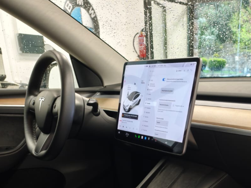 TESLA MODEL Y DUAL MOTOR 