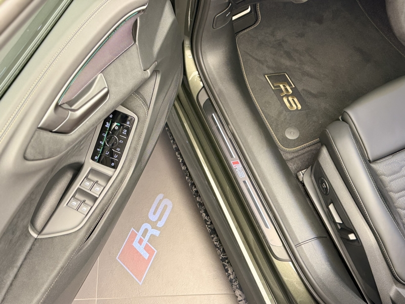 AUDI RS5 AVANT LAUNCH EDITION 