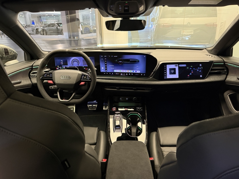 AUDI RS5 AVANT LAUNCH EDITION 