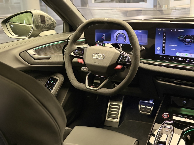 AUDI RS5 AVANT LAUNCH EDITION 