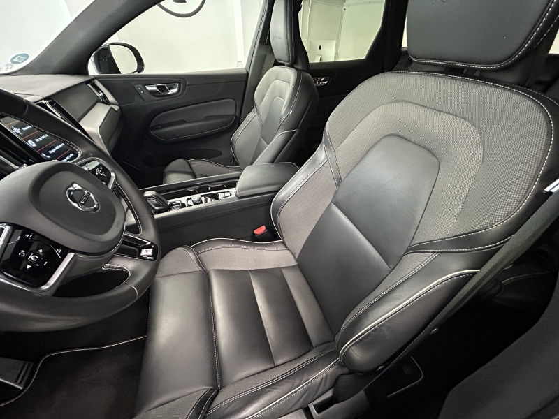 VOLVO XC60 T8 R-line