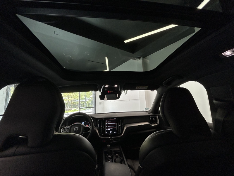 VOLVO XC60 T8 R-line