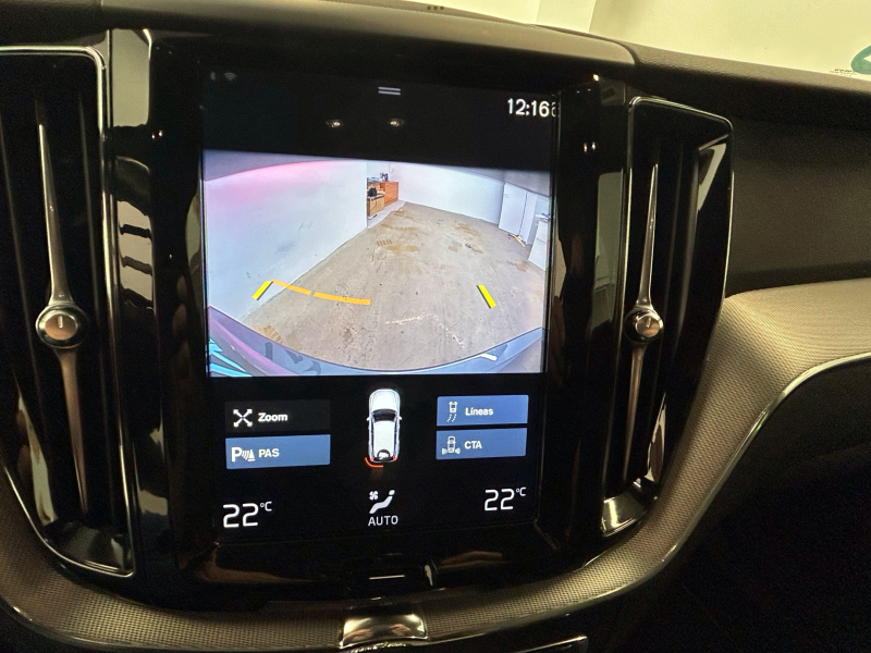 VOLVO XC60 T8 R-line