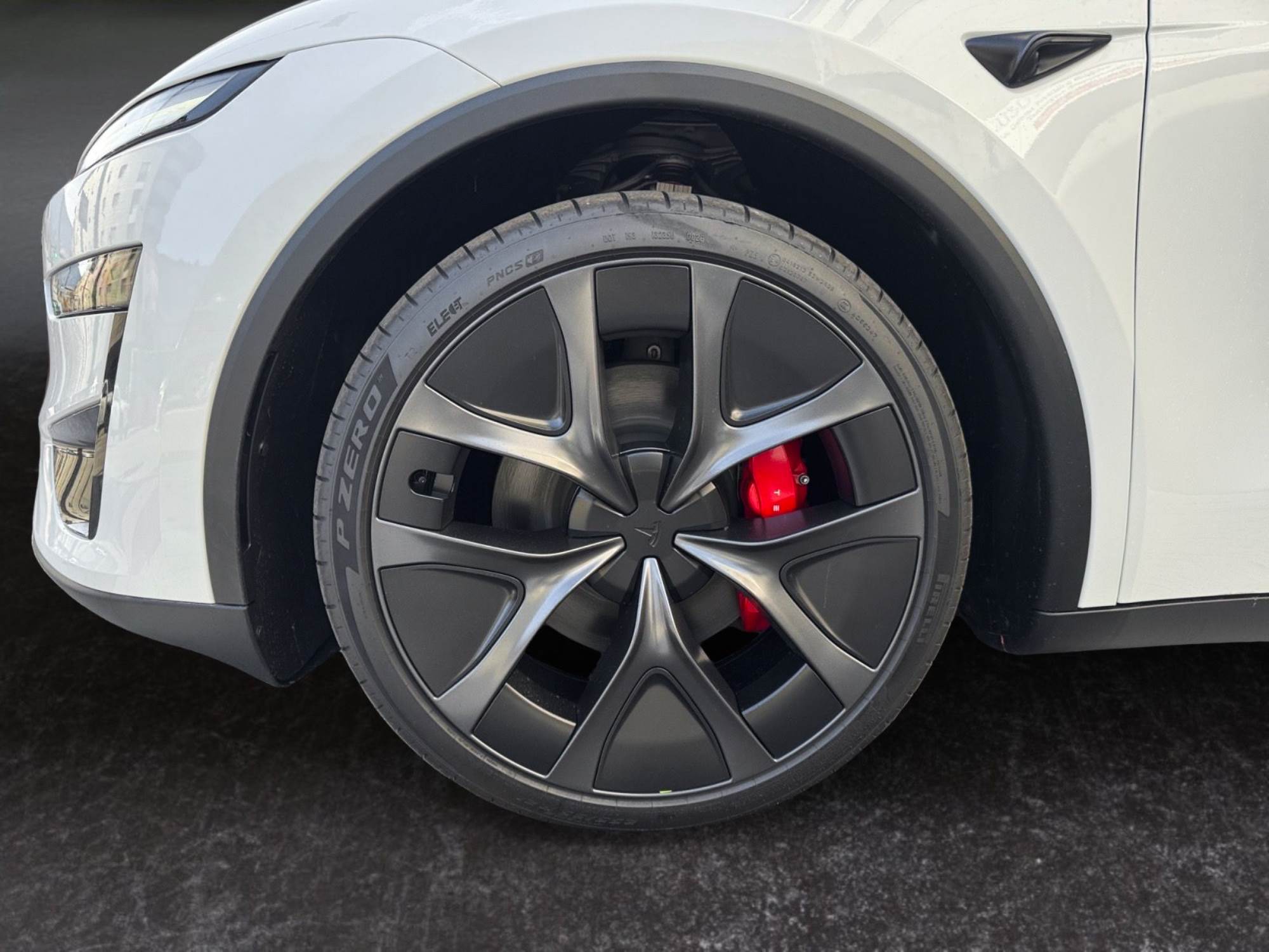 Tesla Model Y Performance 