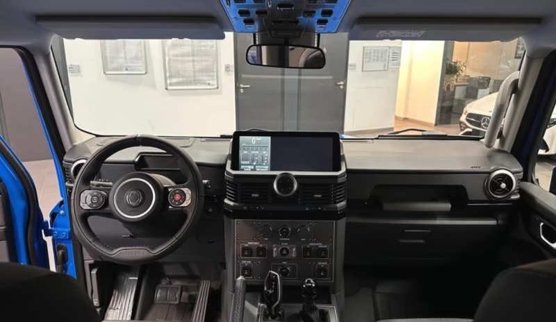 INEOS GRENADIER TRIALMASTER PORSCHE SHARK BLUE 