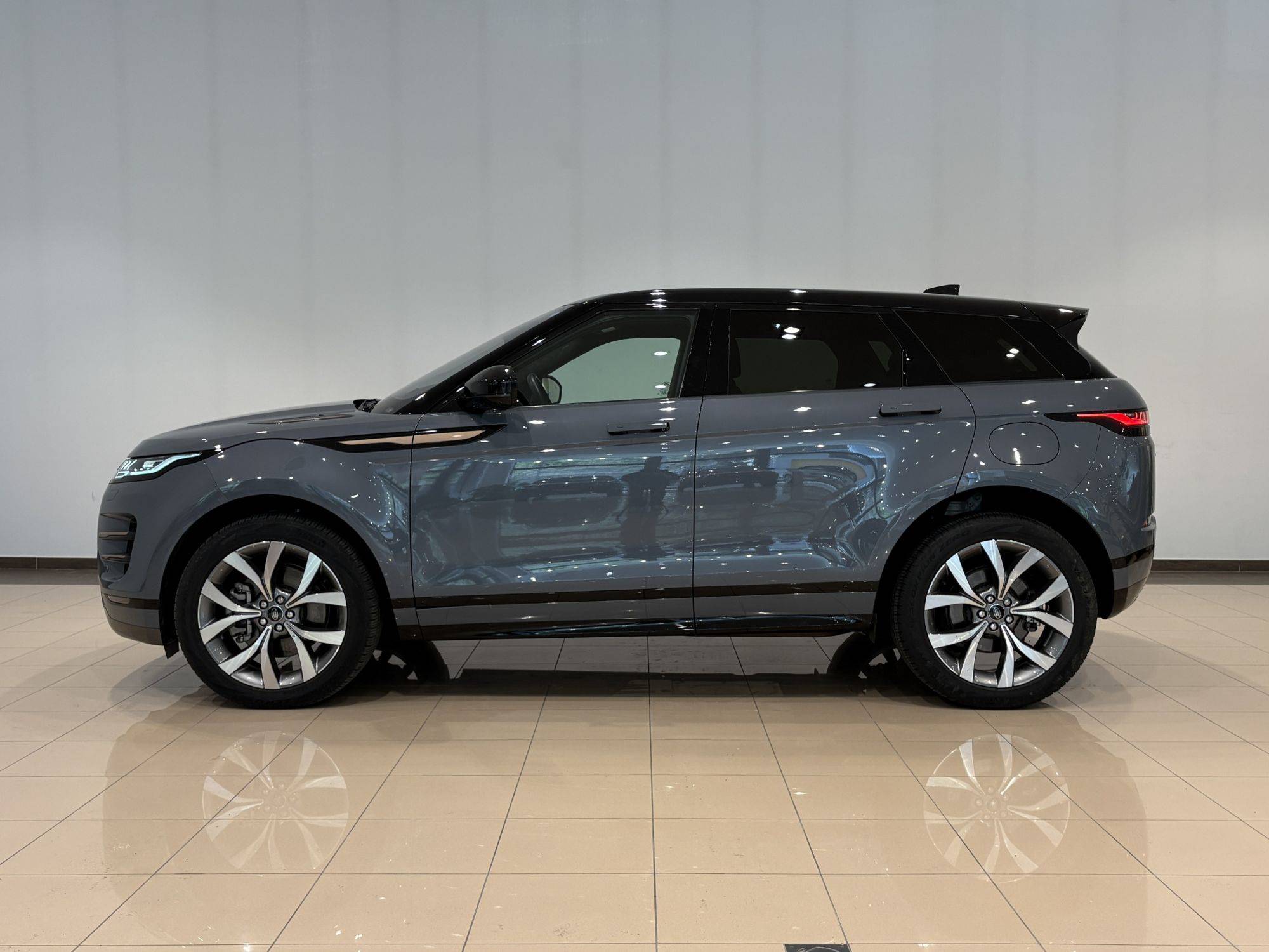 Land Rover Range Rover Evoque R-Dynamic HSE P300e