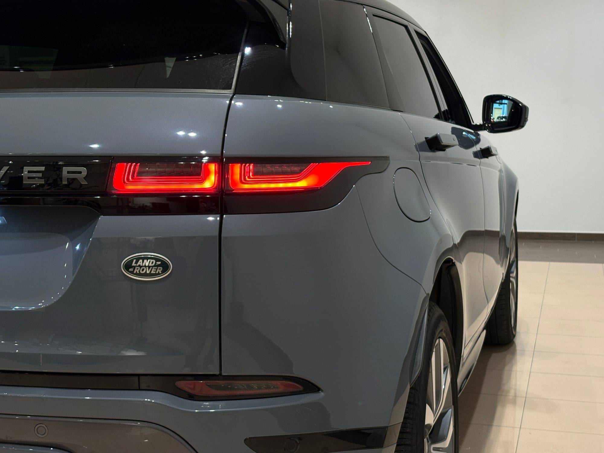 Land Rover Range Rover Evoque R-Dynamic HSE P300e