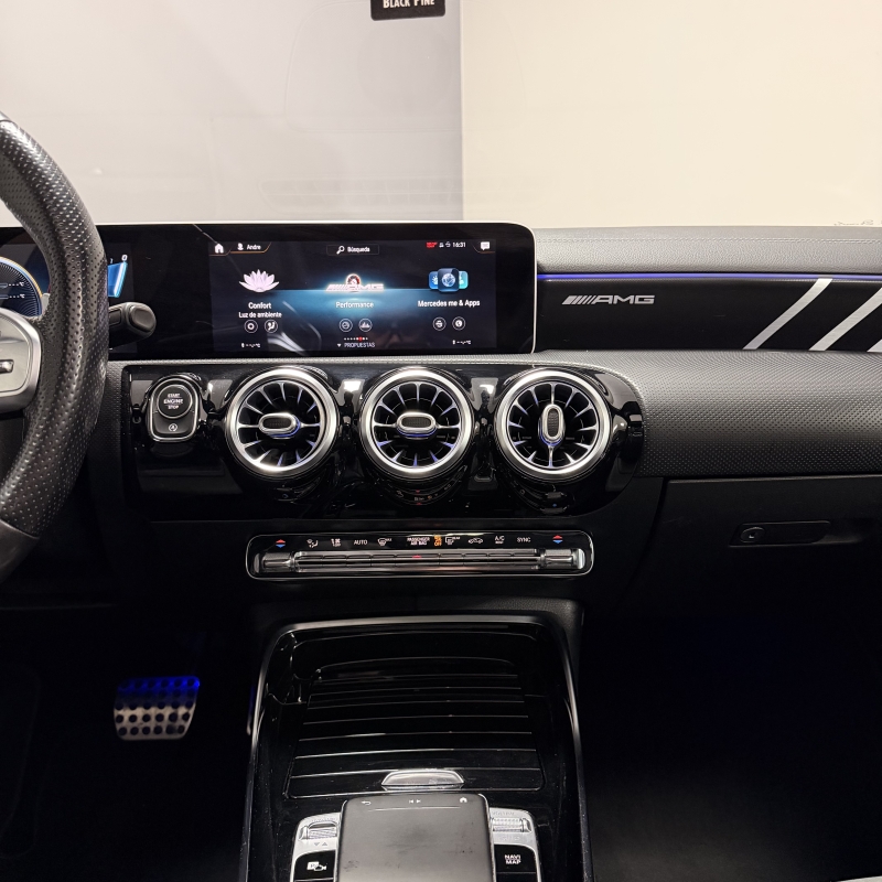 MERCEDES BENZ A35 AMG EDITION 1