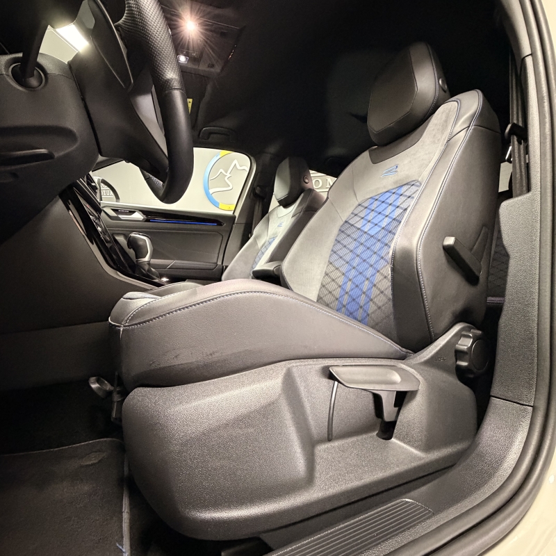 VOLKSWAGEN T-ROC R 300CV “AKRAPOVIC”
