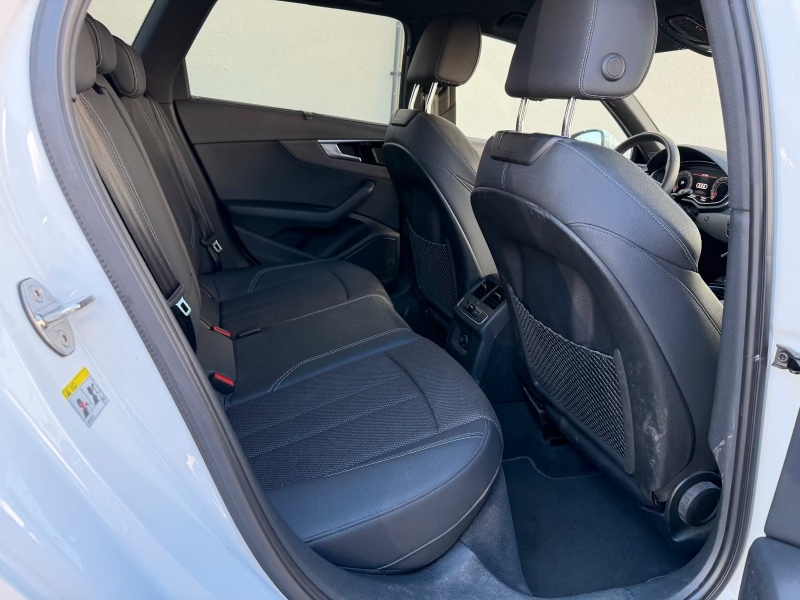 AUDI A4 40 TFSI LINE LED 