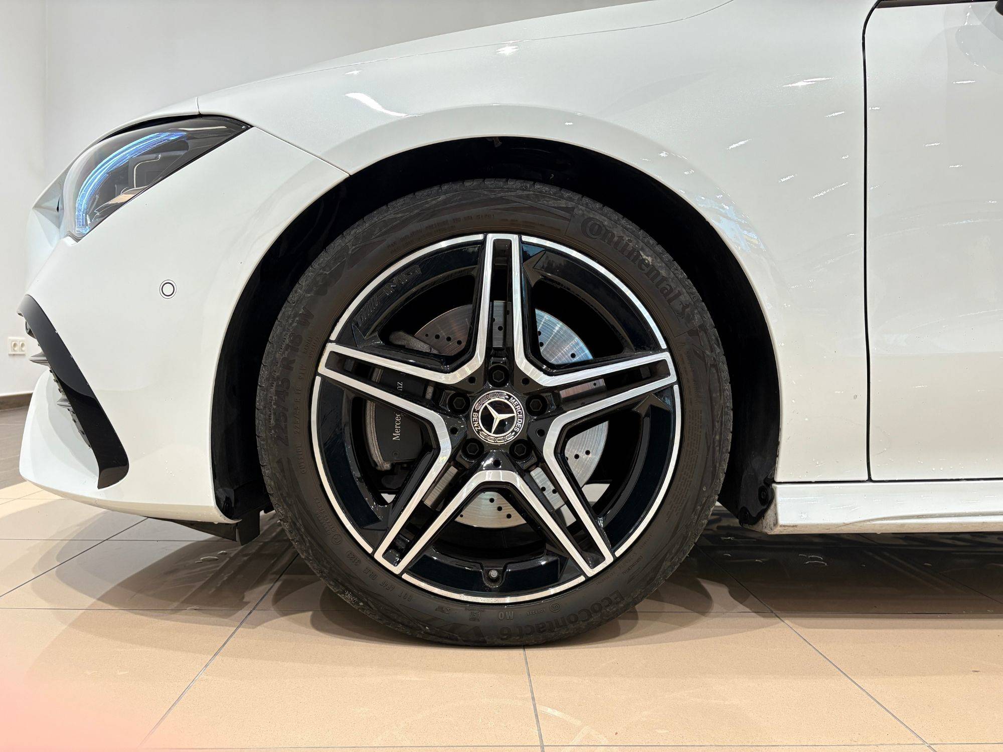 Mercedes-Benz CLA 220D 