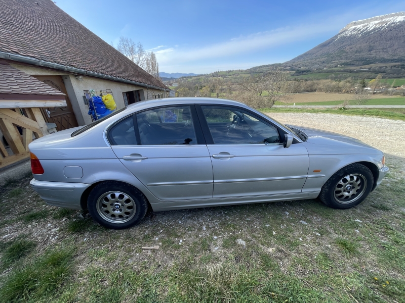 BMW 320i E46