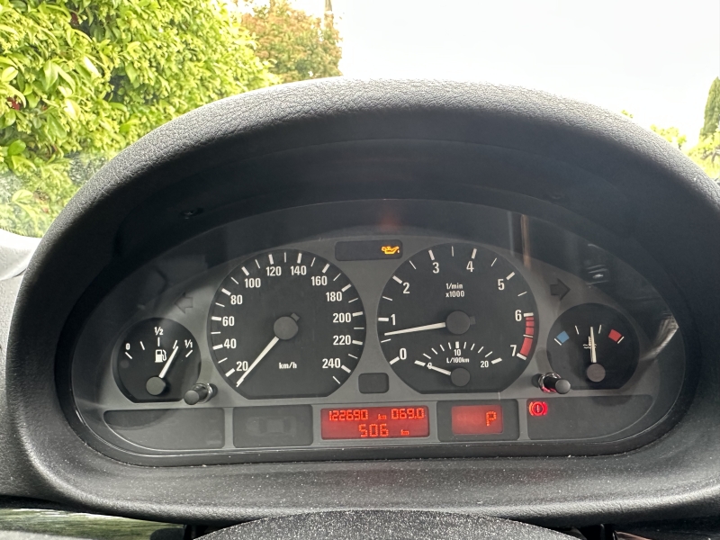 BMW 320i E46