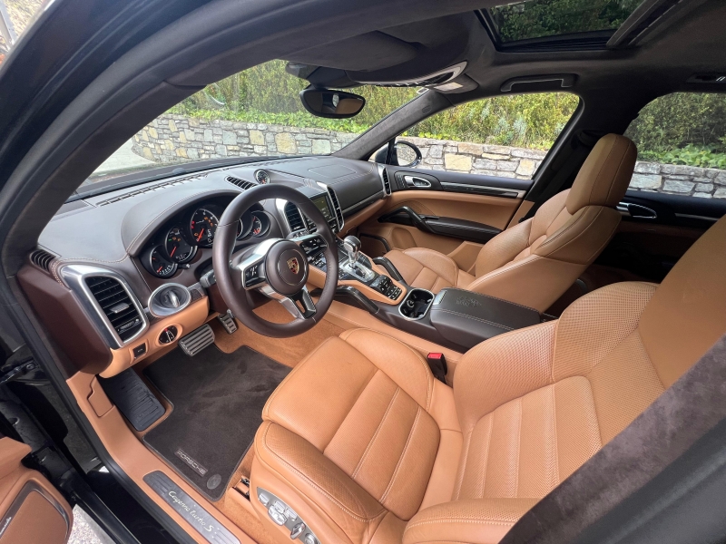 Porsche Cayenne Turbo S Akrapovic