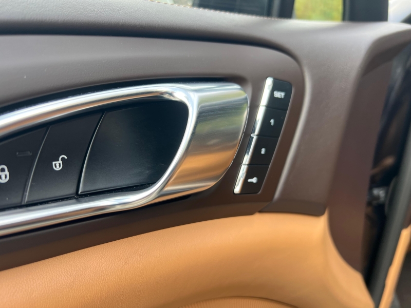 Porsche Cayenne Turbo S Akrapovic