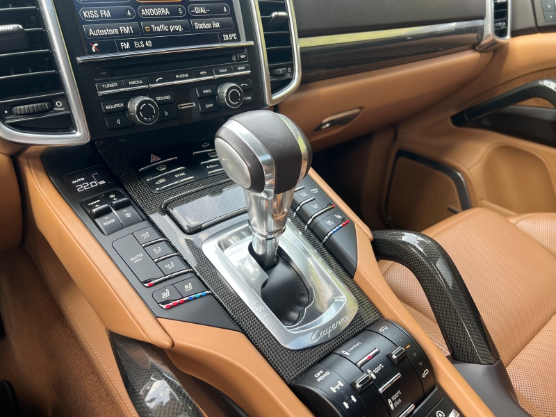 Porsche Cayenne Turbo S Akrapovic
